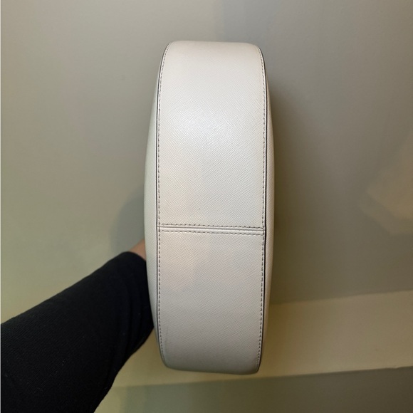 Kate Spade Cream Shoulder Bag with Gold Accents - Picture 4 of 8